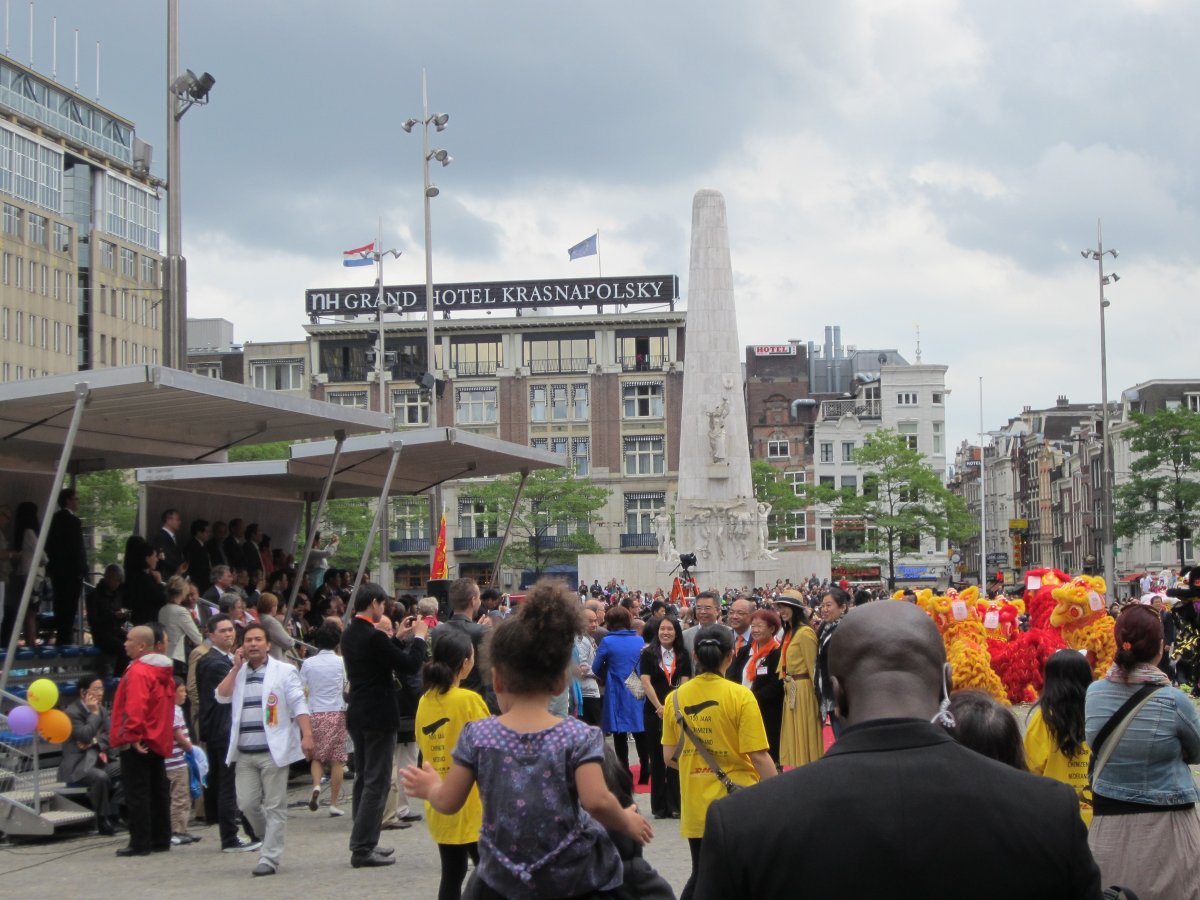 TO60 with audience and crowd on DAM Square Amsterdam